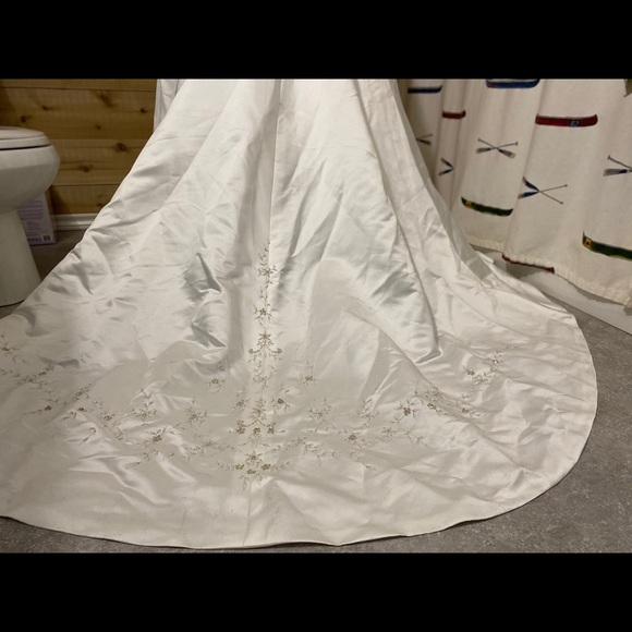 Original Maggie Sottero Couture Bridal Gown - Picture 6 of 8
